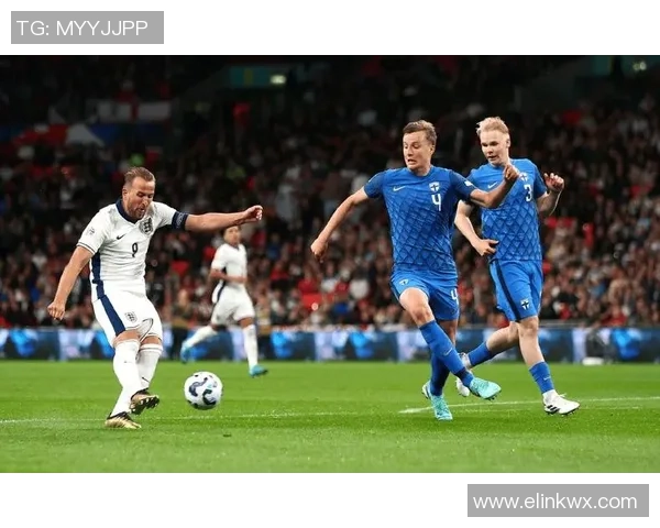 重温经典时刻往年足球明星比赛精彩视频回顾与分析